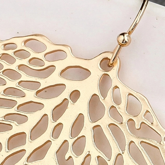 B2G1 Tree Of Life Pendant Dangle Earrings - Picture 8 of 10